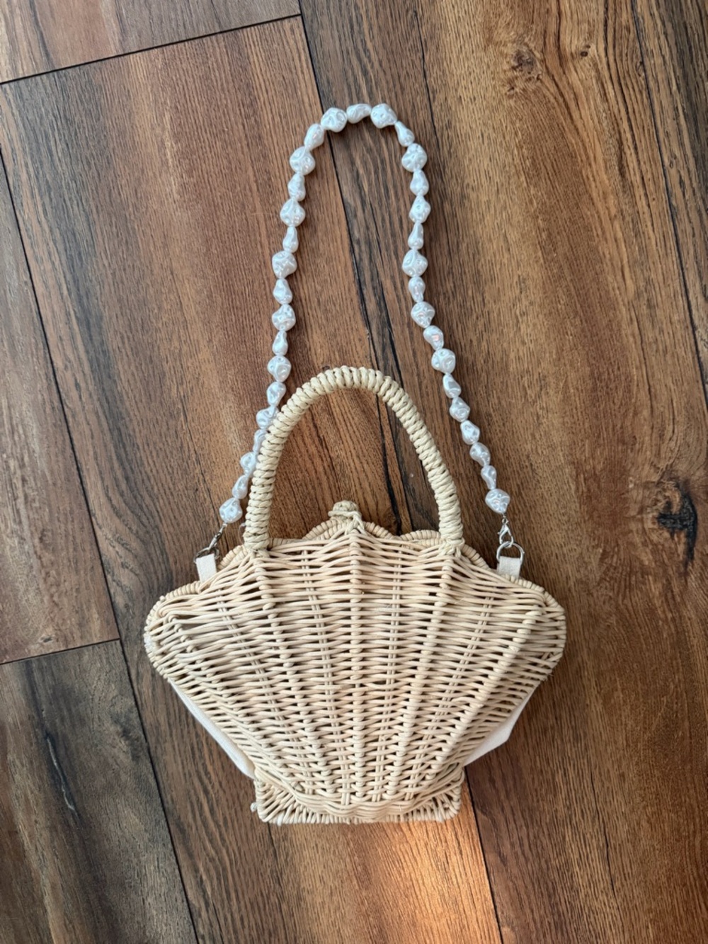Seashell Woven Pearl Purse - Picture 6 of 7